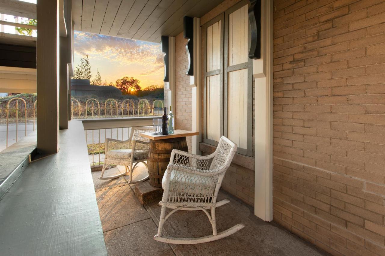 Katy House Bed And Breakfast Smithville Экстерьер фото