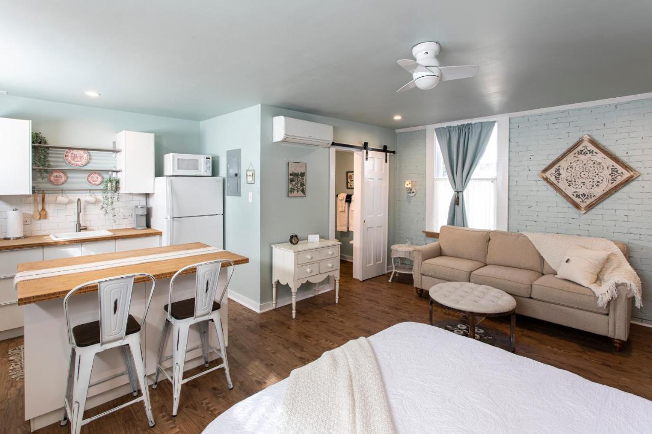 Katy House Bed And Breakfast Smithville Экстерьер фото