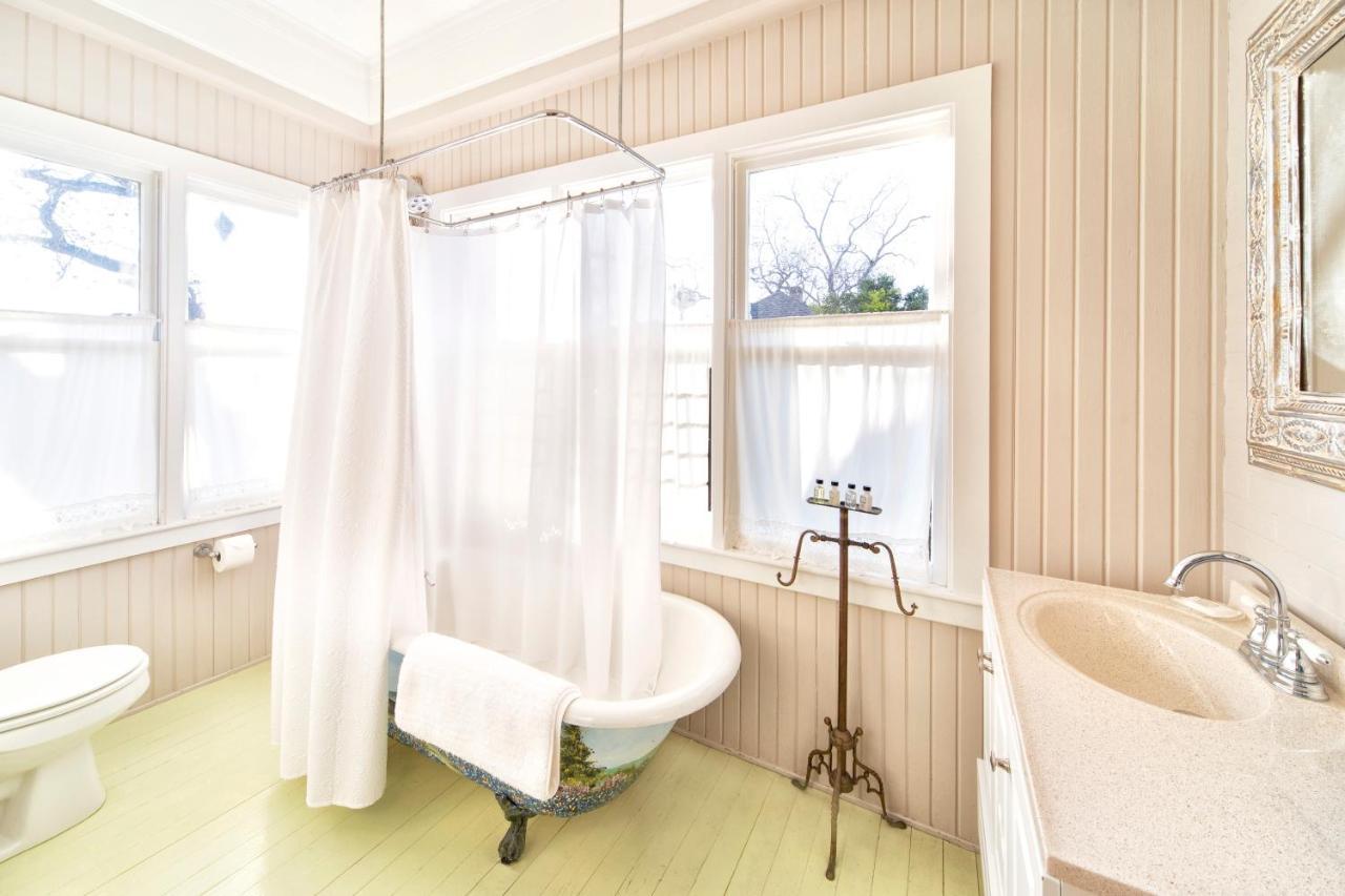Katy House Bed And Breakfast Smithville Экстерьер фото